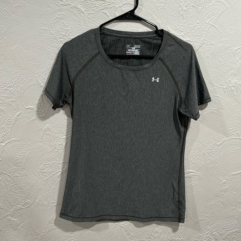 Under Armour HeatGear Fitted Short Sleeve Shirt Size Medium
